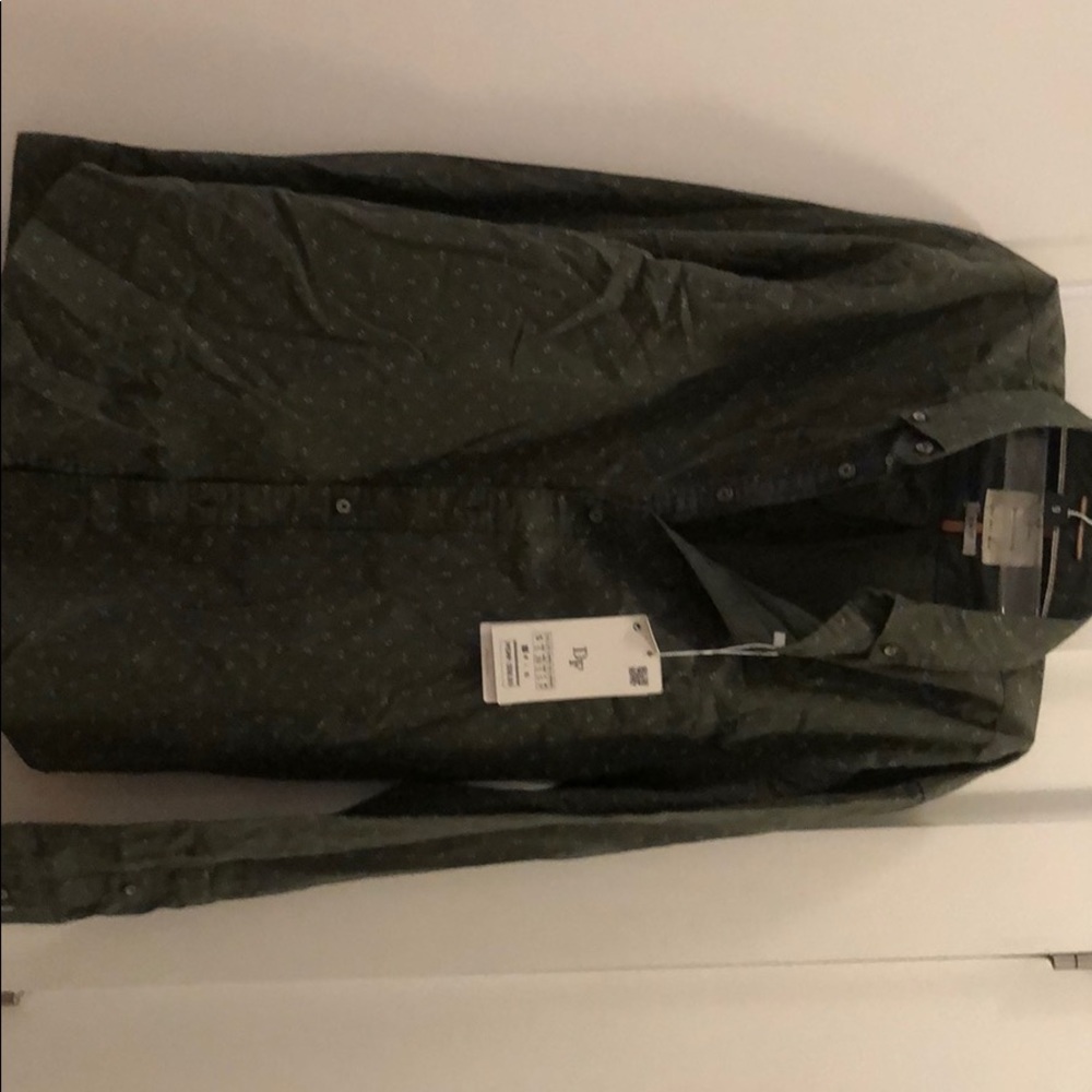 Button down - Picture 2 of 4